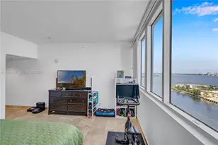 7929 West Dr, North Bay Village, FL 33141 - Photo 30