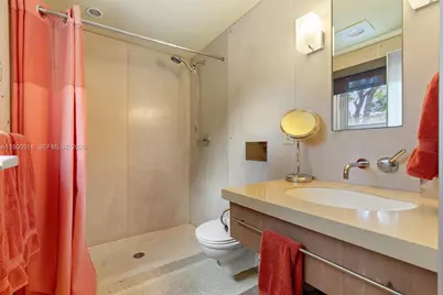 2500 Mercedes Dr, Fort Lauderdale, FL 33316 - Photo 52