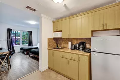 530 Ocean Dr #103, Miami Beach, FL 33139 - Photo 10
