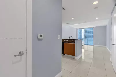 1060 Brickell Ave #1811, Miami, FL 33131 - Photo 6