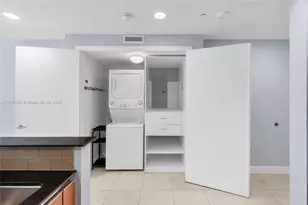 1060 Brickell Ave, Miami, FL 33131 - Photo 12