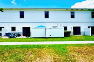 761 SW 11th St, Florida City, FL 33034 - Photo 2