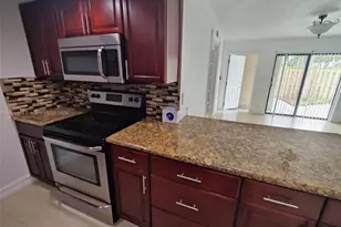 616 Executive Center Dr, West Palm Beach, FL 33401 - Photo 14