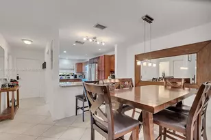1541 NW 92nd Ave, Pembroke Pines, FL 33024 - Photo 10