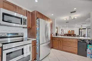 1541 NW 92nd Ave, Pembroke Pines, FL 33024 - Photo 8
