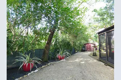 5858 SW 80th St, South Miami, FL 33143 - Photo 16