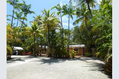 5858 SW 80th St, South Miami, FL 33143 - Photo 2