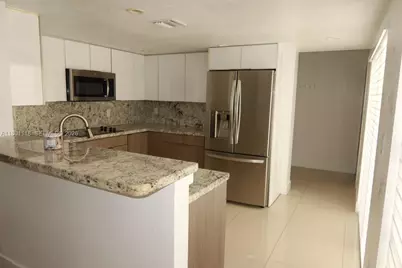 8098 NW 99th Ter, Hialeah Gardens, FL 33016 - Photo 16