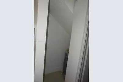 8098 NW 99th Ter, Hialeah Gardens, FL 33016 - Photo 14