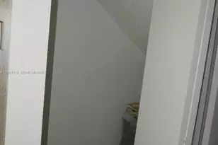 8098 NW 99th Terrace, Hialeah Gardens, FL 33016 - Photo 14