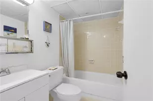 325 NW 72nd Ave, Miami, FL 33126 - Photo 14