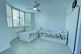 300 South Pointe Dr, Miami Beach, FL 33139 - Photo 30