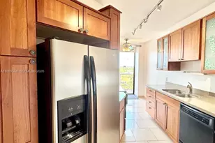 3610 Yacht Club Dr, Aventura, FL 33180 - Photo 20