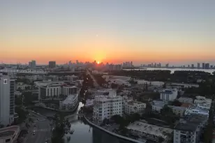 2555 Collins Ave, Miami Beach, FL 33140 - Photo 16