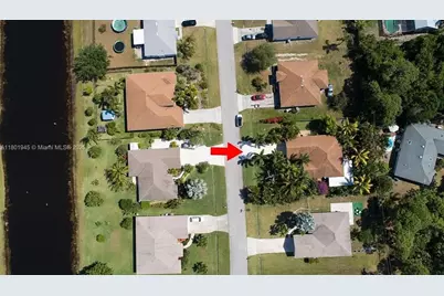 2014 SE Mantua St, Port Saint Lucie, FL 34952 - Photo 4