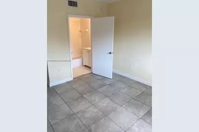 315 NW 84th Ter #315, Miami, FL 33150 - Photo 2