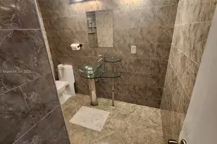 1301 NE Miami Gardens Dr, Miami, FL 33179 - Photo 6