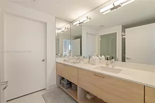 16385 Biscayne Blvd, North Miami Beach, FL 33160 - Photo 18