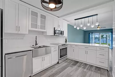 901 N Riverside Dr #1C, Pompano Beach, FL 33062 - Photo 2