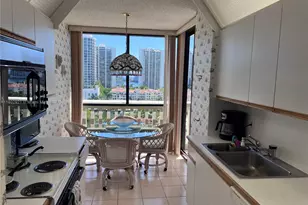 1000 Island Blvd, Aventura, FL 33160 - Photo 4