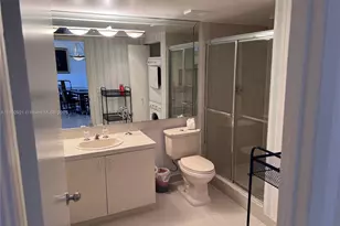 1000 Island Blvd, Aventura, FL 33160 - Photo 8