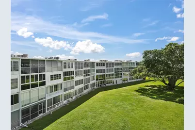 1012 Berkshire A #1012, Deerfield Beach, FL 33442 - Photo 4