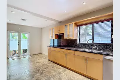 2810 Crystal Ct, Miami, FL 33133 - Photo 6