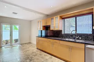 2810 Crystal Ct, Miami, FL 33133 - Photo 6