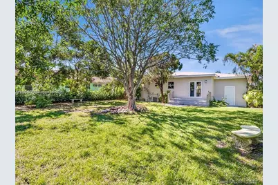 1231 N 16th Ct, Hollywood, FL 33020 - Photo 4