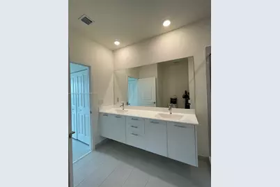 8167 NW 41st St #E-409, Doral, FL 33166 - Photo 18