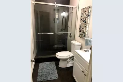 3195 W 10th Ave, Hialeah, FL 33012 - Photo 8