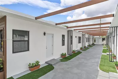 1946 Pierce St #8, Hollywood, FL 33020 - Photo 8