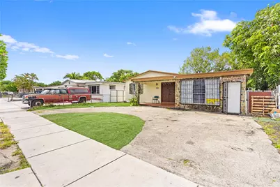788 W 32nd St, Hialeah, FL 33012 - Photo 2