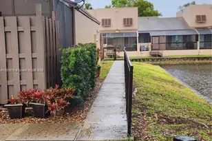 12305 NW 11th Ct, Pembroke Pines, FL 33026 - Photo 6