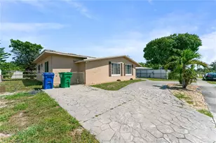 2071 SW 68th Way, Miramar, FL 33023 - Photo 2