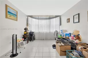1400 St Charles Pl, Pembroke Pines, FL 33026 - Photo 20