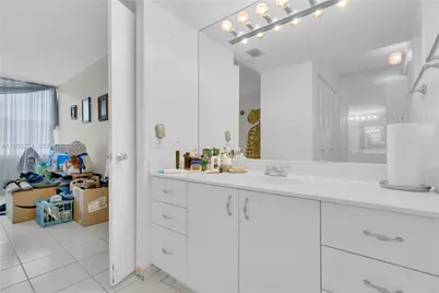 1400 Saint Charles Pl #L4, Pembroke Pines, FL 33026 - Photo 26