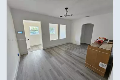 1044 NW 64th St, Miami, FL 33150 - Photo 8