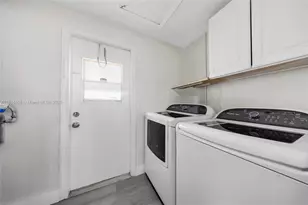 2520 NW 2nd Dr, Pompano Beach, FL 33064 - Photo 10