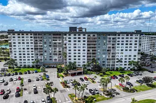 3800 Hillcrest Dr, Hollywood, FL 33021 - Photo 2