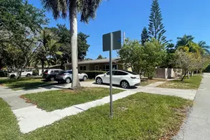 2724 Cleveland St, Hollywood, FL 33020 - Photo 4