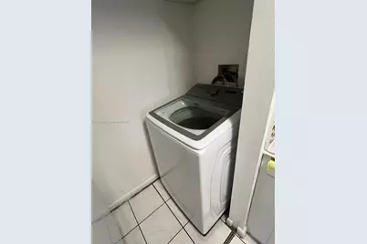 927 NE 199th St #102, Miami, FL 33179 - Photo 6