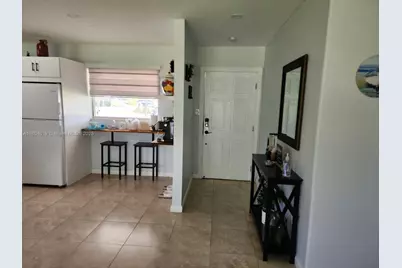 818 Lake McGregor Dr, Fort Myers, FL 33919 - Photo 4