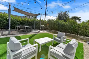 421 W Pembroke Rd, Hallandale Beach, FL 33009 - Photo 22