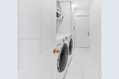 421 W Pembroke Rd #0, Hallandale Beach, FL 33009 - Photo 12