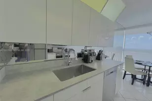1000 W Island Blvd, Aventura, FL 33160 - Photo 14