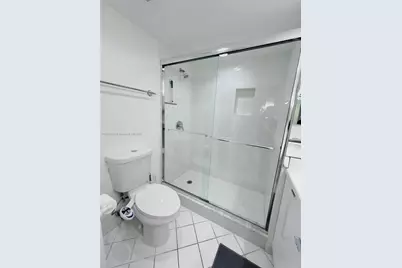 1000 W Island Blvd #2412, Aventura, FL 33160 - Photo 32