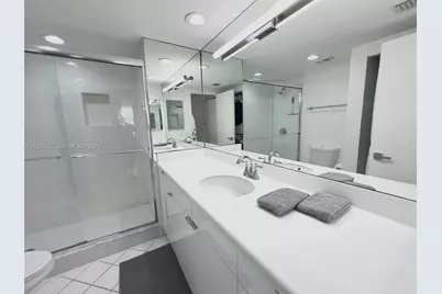 1000 W Island Blvd #2412, Aventura, FL 33160 - Photo 26