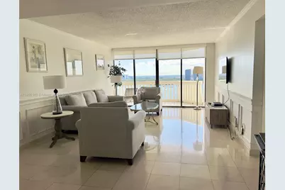 1000 W Island Blvd #2412, Aventura, FL 33160 - Photo 4