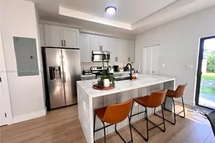 8753 SW 34th St, Miami, FL 33165 - Photo 4